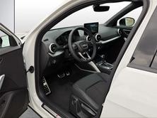 AUDI Q2 40 TFSI advanced Attraction, Petrol, Second hand / Used, Automatic - 6