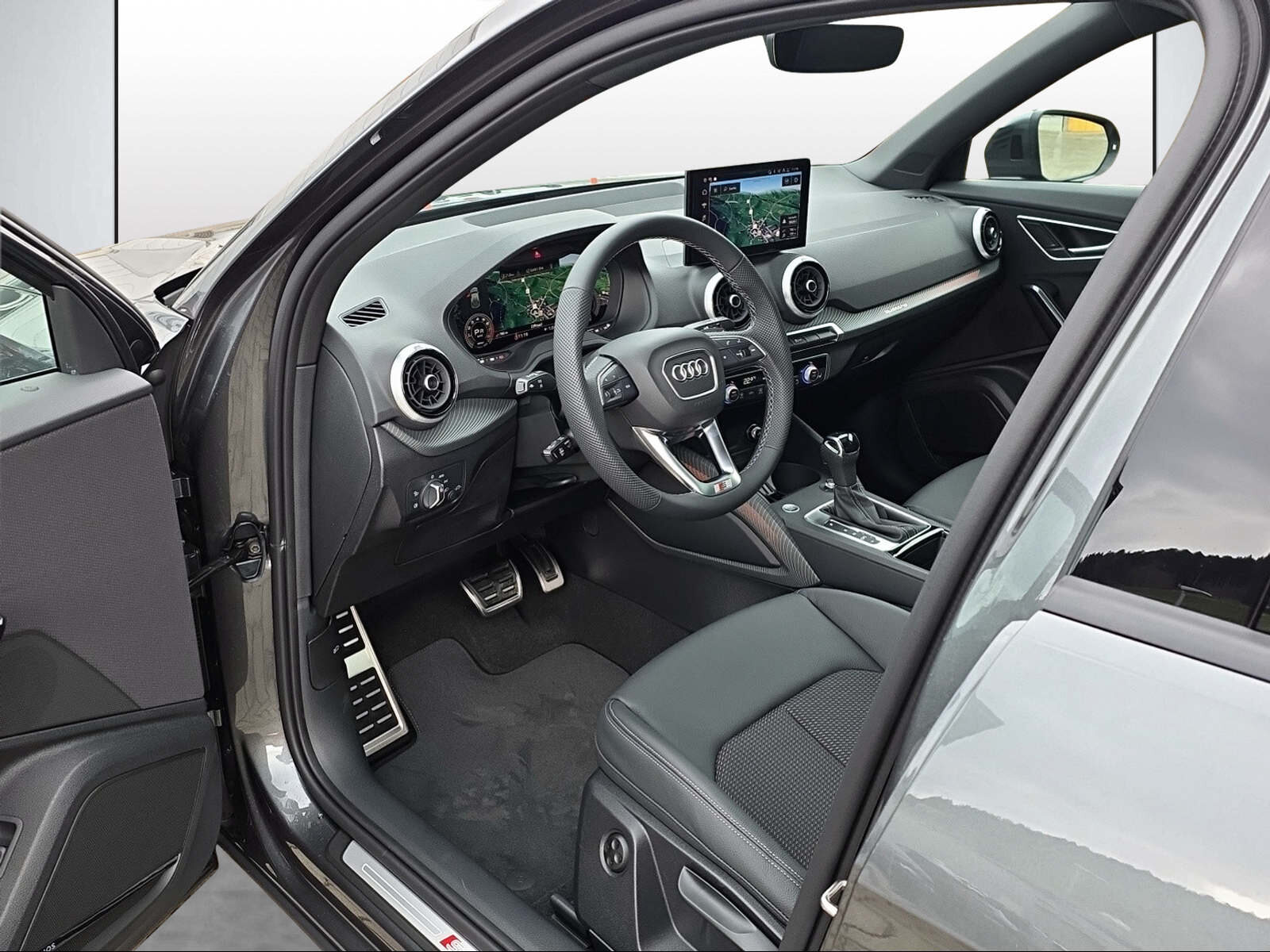 AUDI Q2 40 TFSI S line Attraction, Petrol, Second hand / Used, Automatic - 6