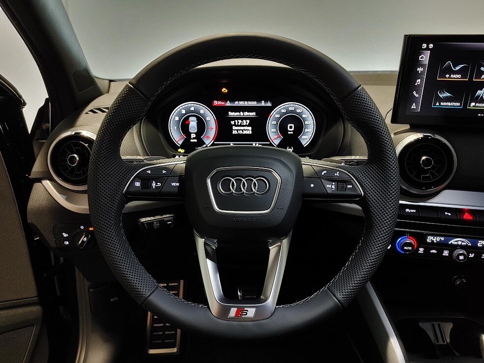AUDI Q2 35 TFSI S line, Benzin, Occasion / Gebraucht, Automatik - 6