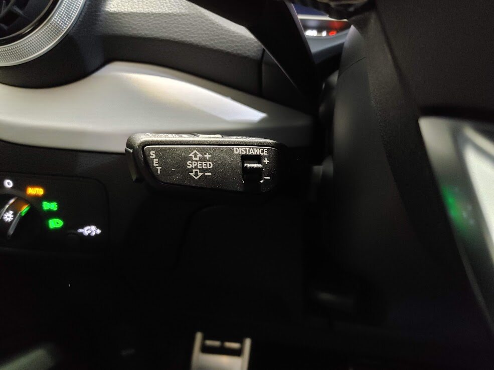 AUDI Q2 35 TFSI S line, Benzin, Occasion / Gebraucht, Automatik - 7