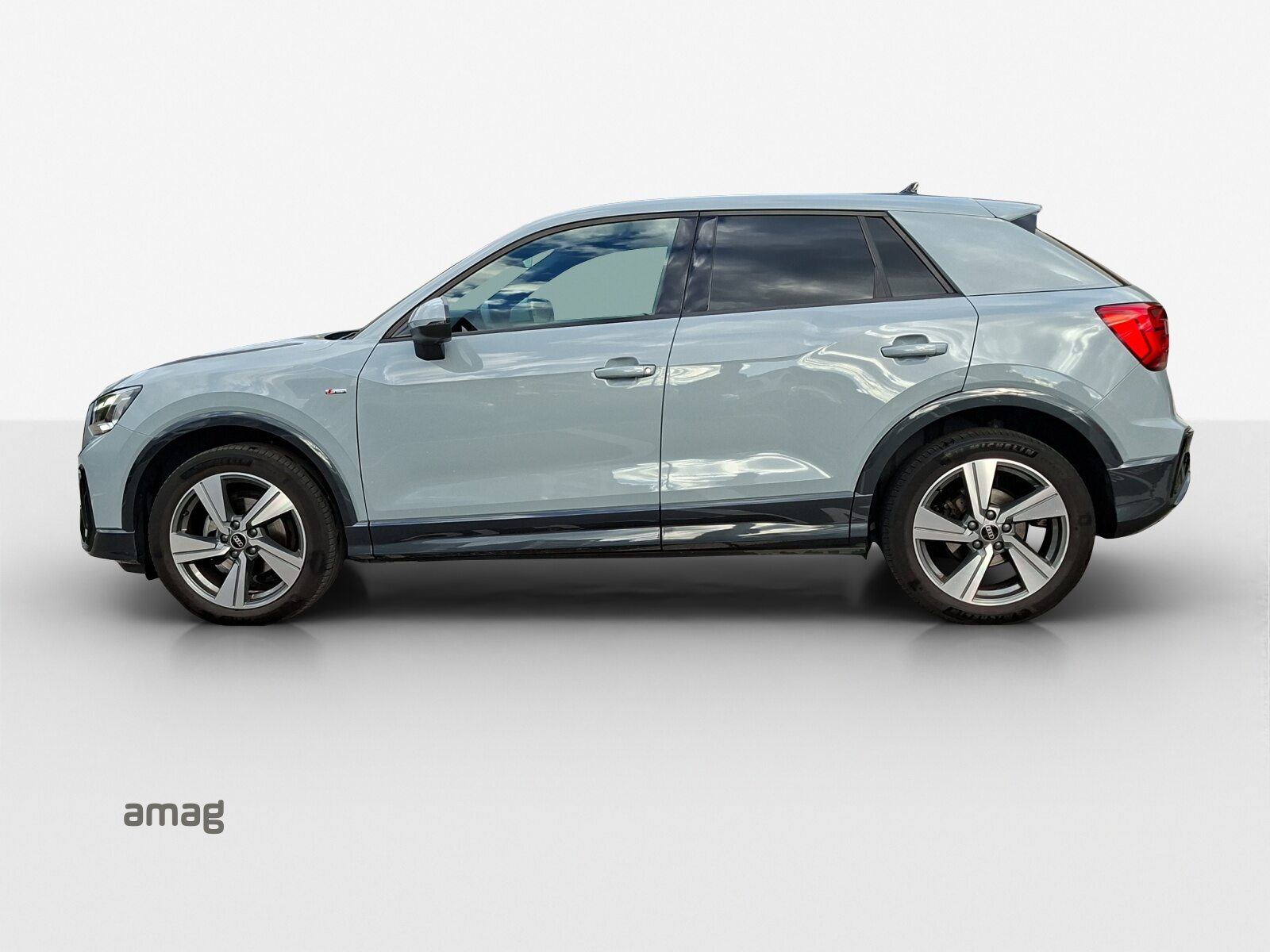 AUDI Q2 35 TFSI S line, Benzin, Occasion / Gebraucht, Handschaltung - 2