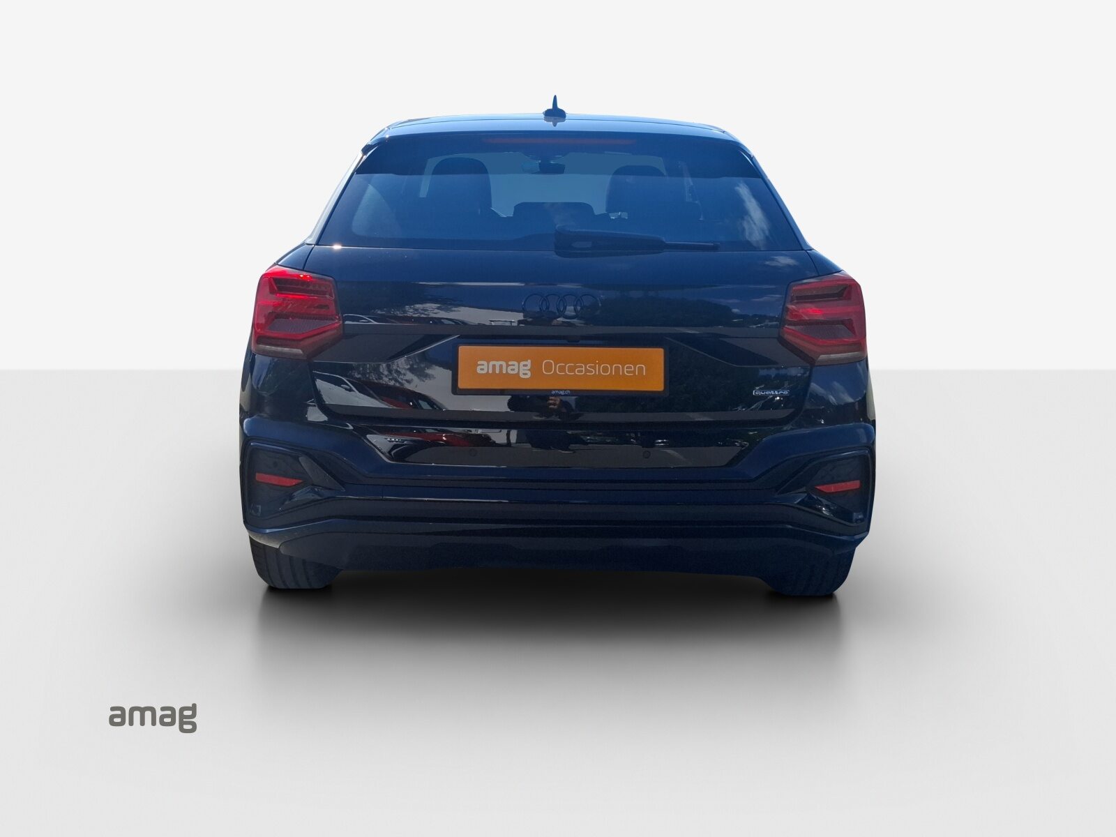 AUDI Q2 40 TFSI S line, Benzin, Occasion / Gebraucht, Automatik - 4
