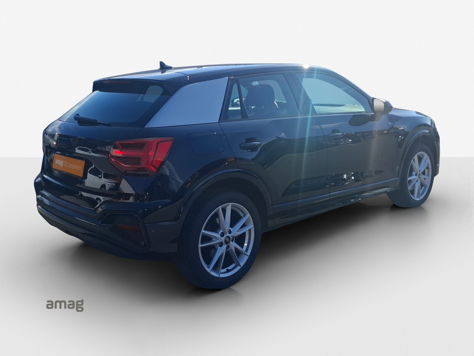AUDI Q2 40 TFSI S line, Benzin, Occasion / Gebraucht, Automatik - 5