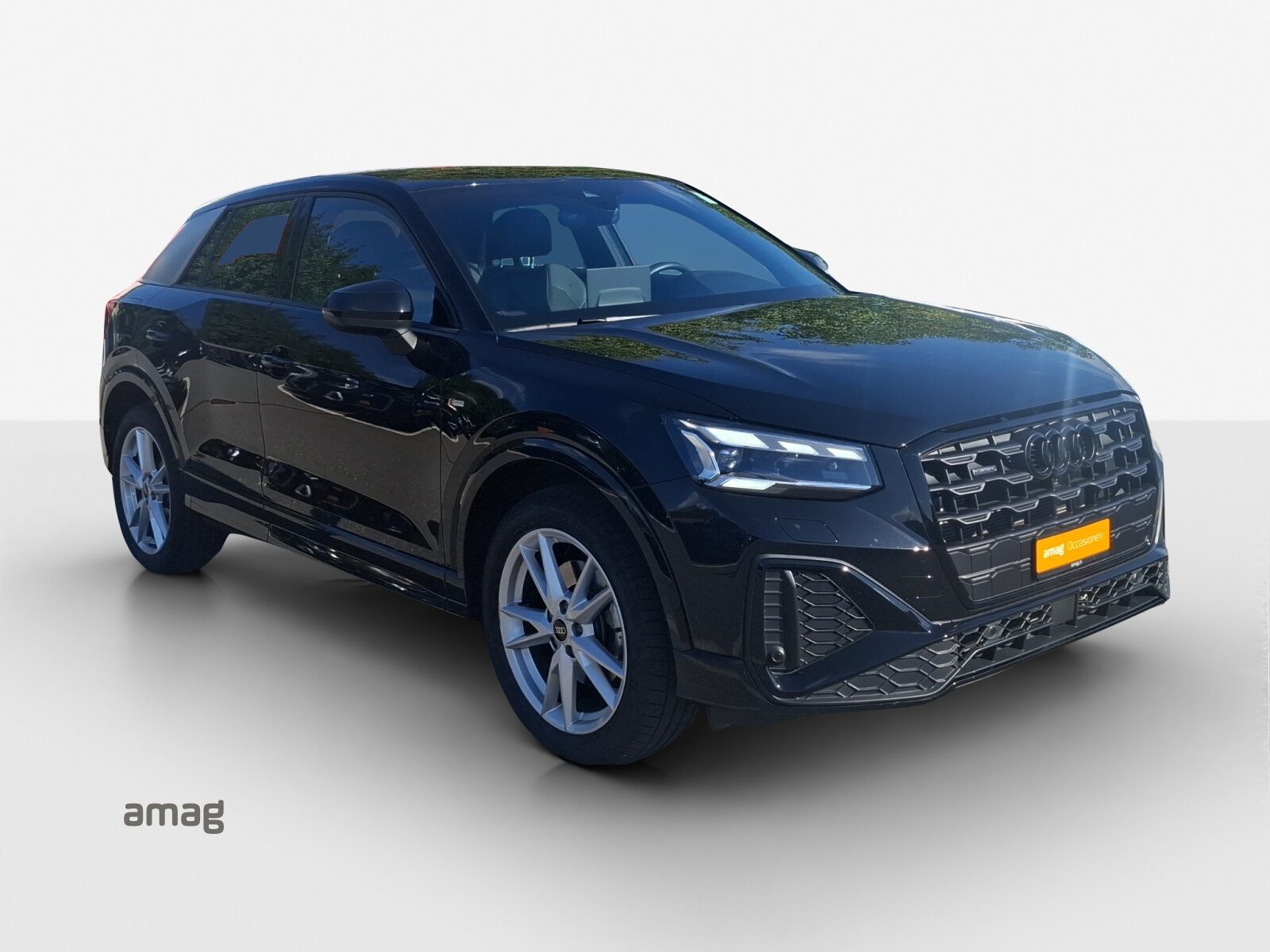 AUDI Q2 40 TFSI S line, Benzin, Occasion / Gebraucht, Automatik - 6