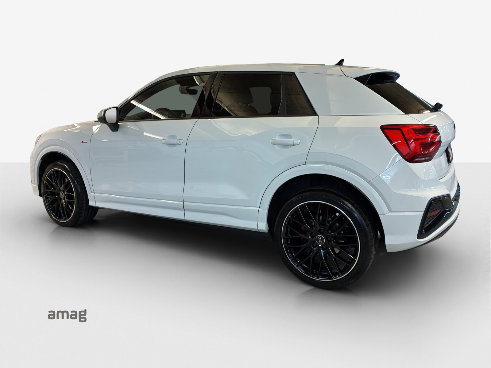 AUDI Q2 40 TFSI S line Attraction, Benzin, Occasion / Gebraucht, Automatik - 3