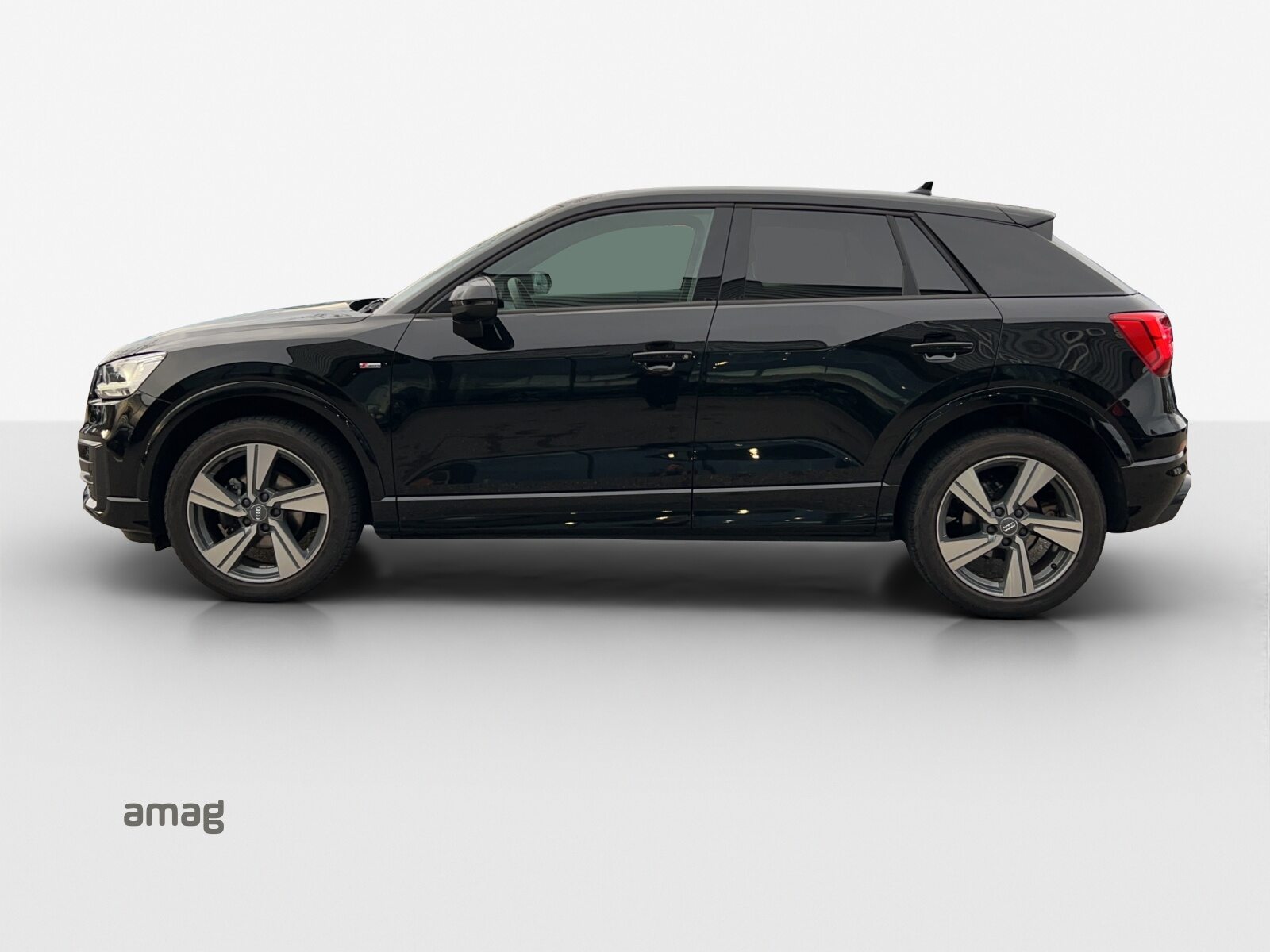 AUDI Q2 35 TFSI sport Attraction, Petrol, Second hand / Used, Automatic - 2