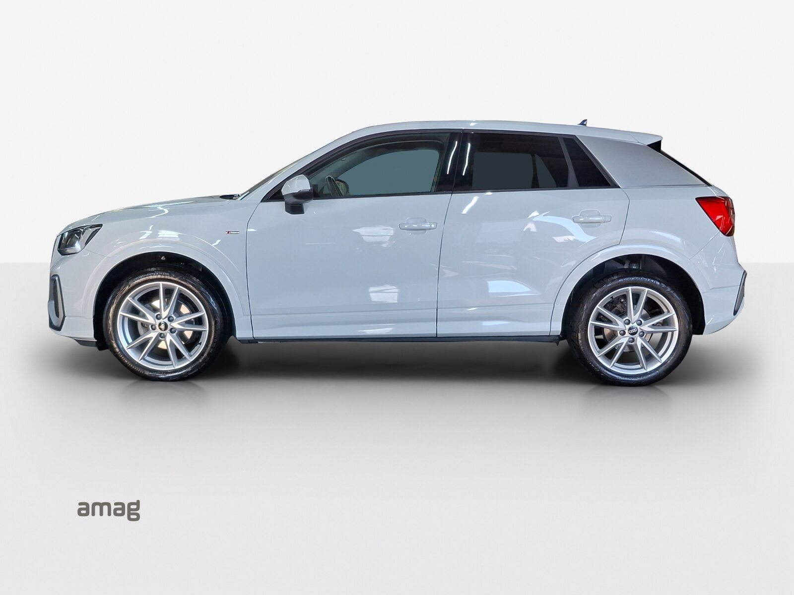 AUDI Q2 35 TFSI S line, Petrol, Second hand / Used, Automatic - 2