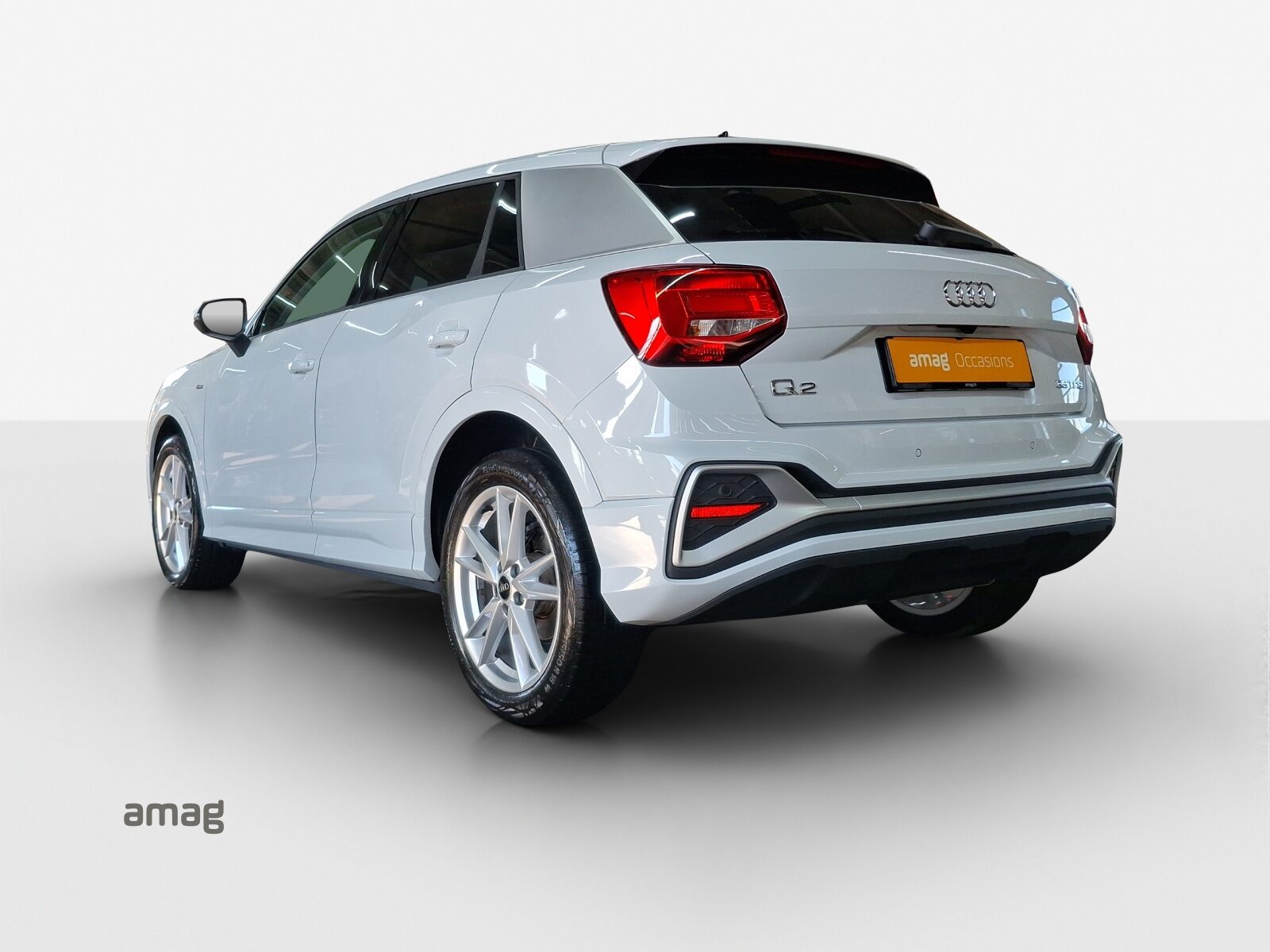 AUDI Q2 35 TFSI S line, Petrol, Second hand / Used, Automatic - 3