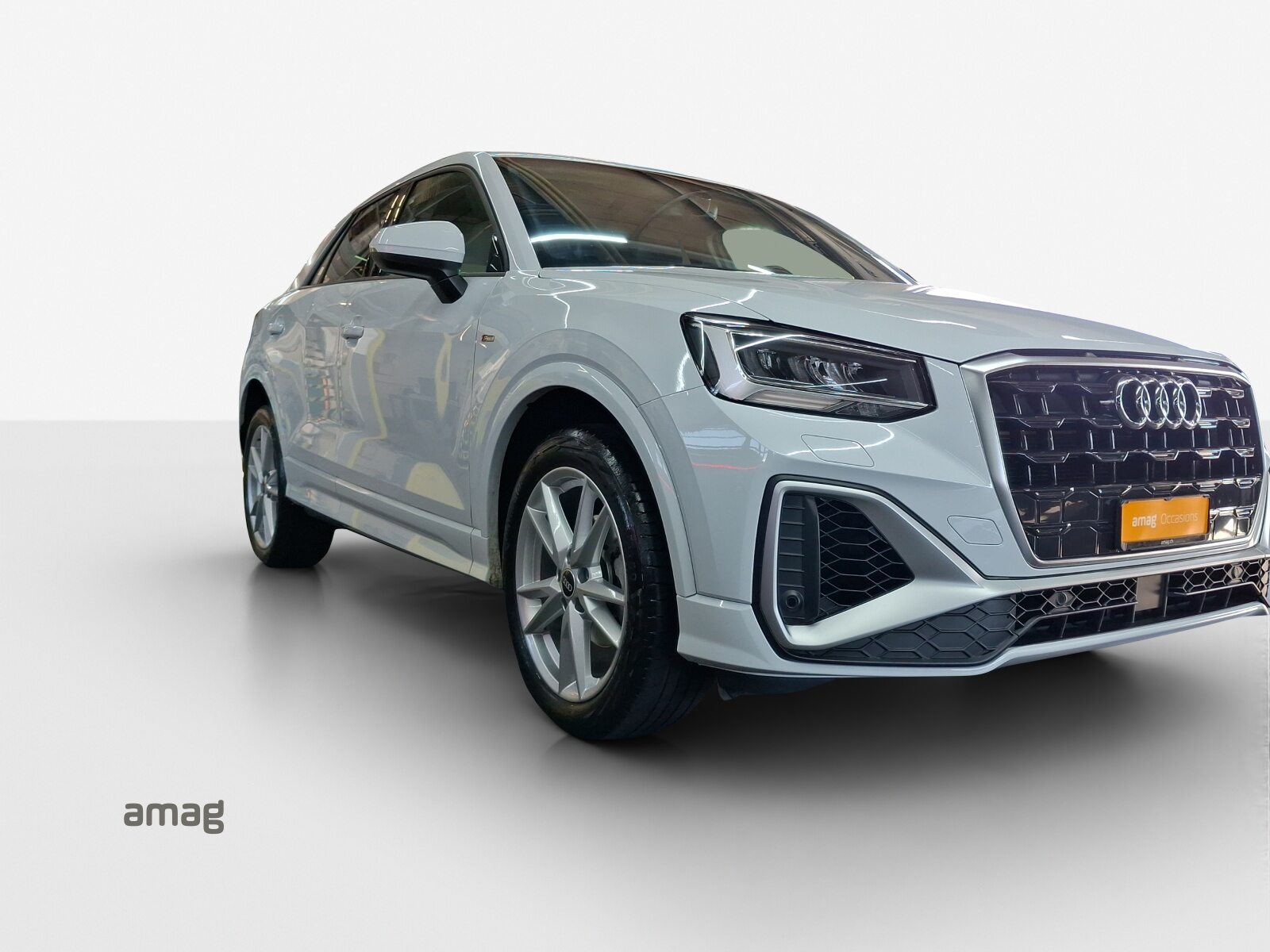 AUDI Q2 35 TFSI S line, Petrol, Second hand / Used, Automatic - 6