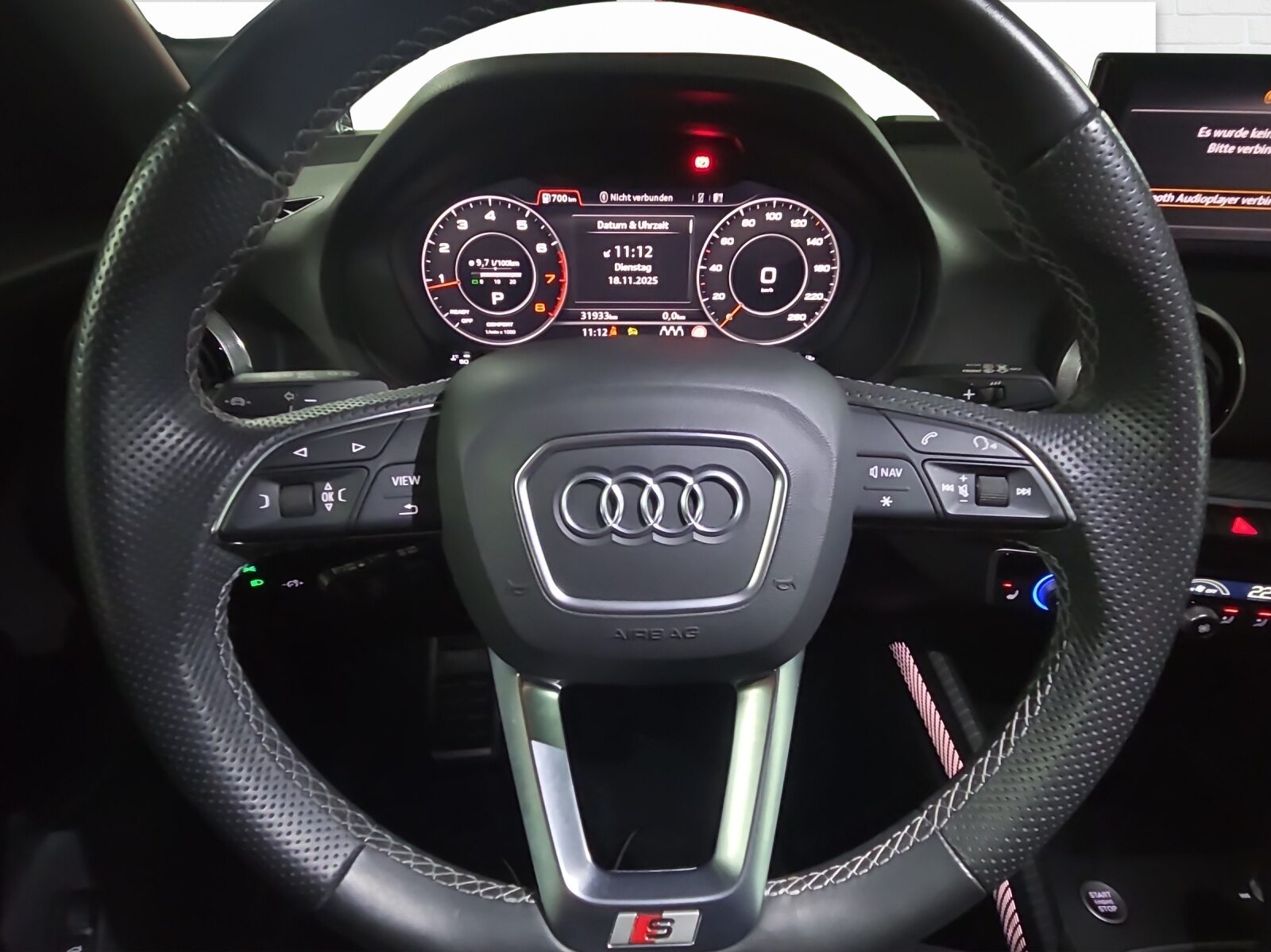 AUDI Q2 40 TFSI S line, Benzin, Occasion / Gebraucht, Automatik - 7