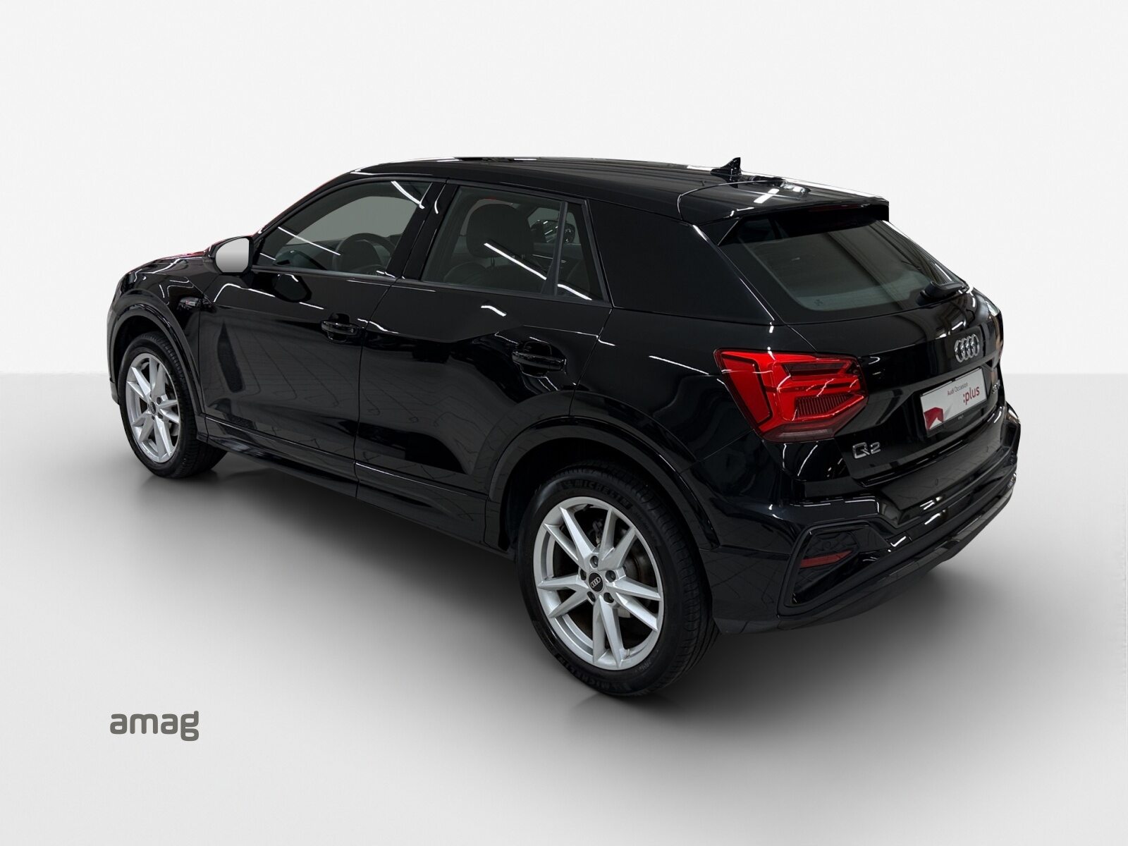 AUDI Q2 35 TFSI S line, Benzin, Occasion / Gebraucht, Automatik - 3
