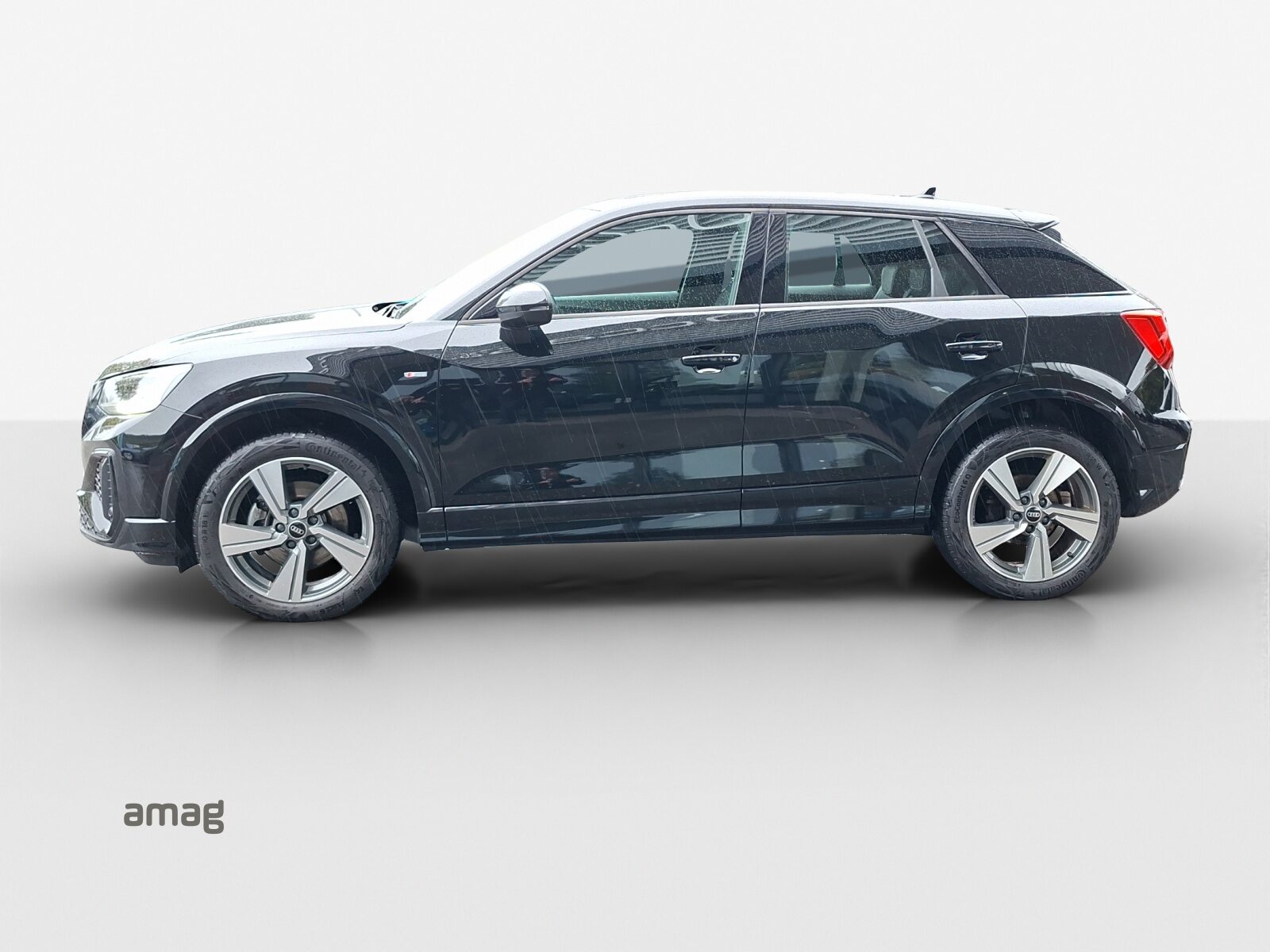 AUDI Q2 40 TFSI S line Attraction, Petrol, Second hand / Used, Automatic - 2