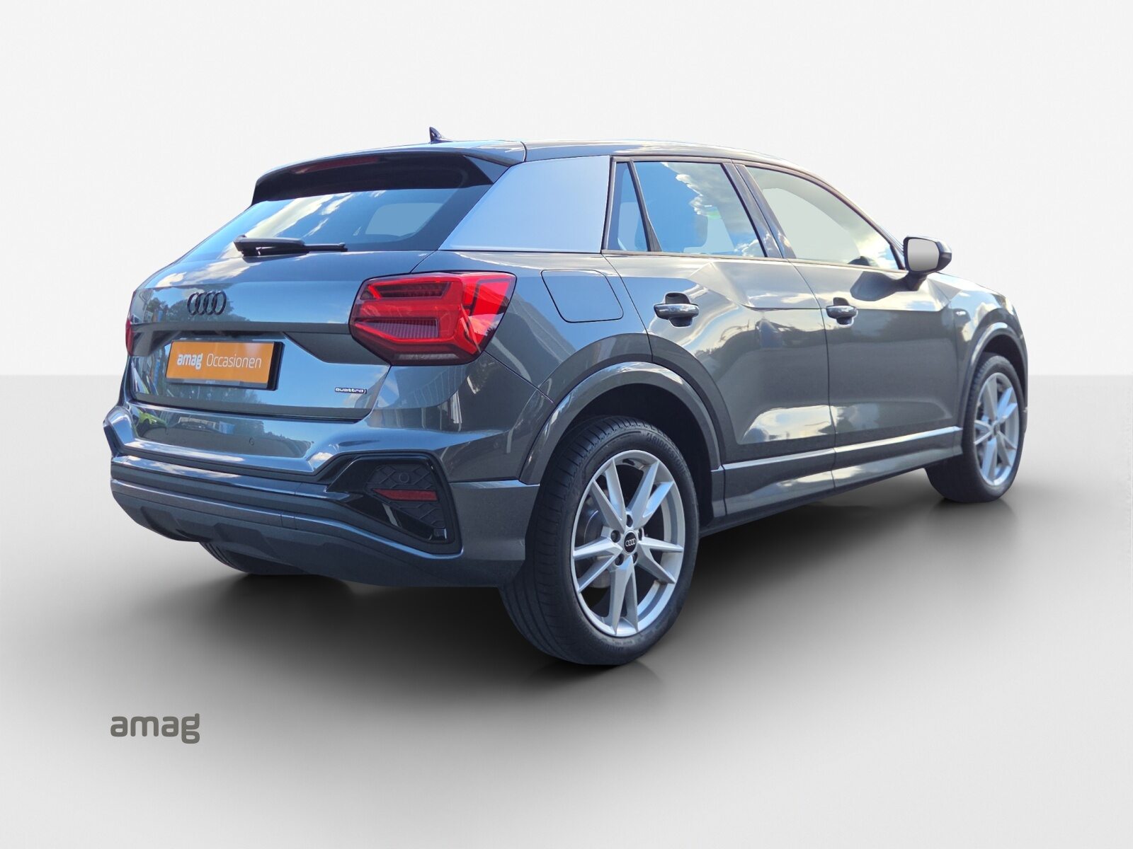 AUDI Q2 40 TFSI S line, Benzin, Occasion / Gebraucht, Automatik - 5