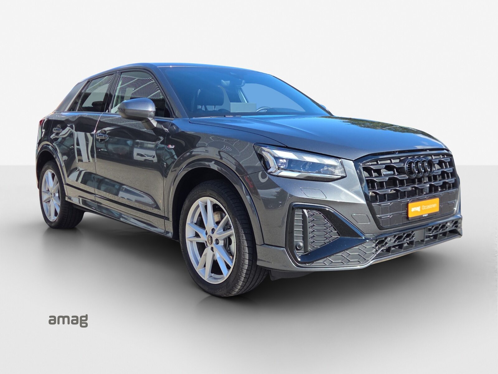 AUDI Q2 40 TFSI S line, Benzin, Occasion / Gebraucht, Automatik - 6