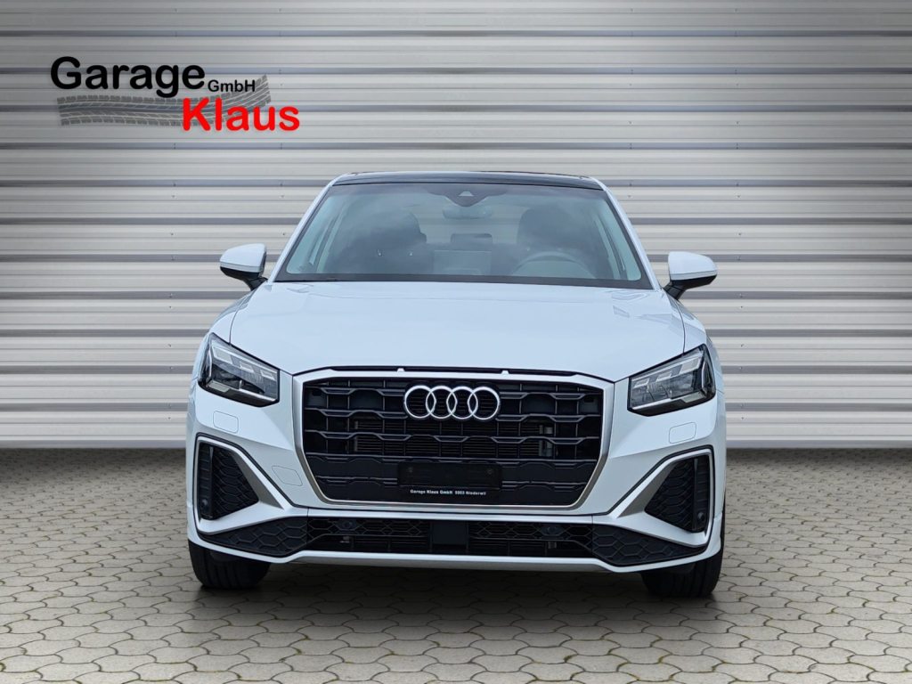 AUDI Q2 35 TFSI S line S-tronic, Petrol, Second hand / Used, Automatic - 2