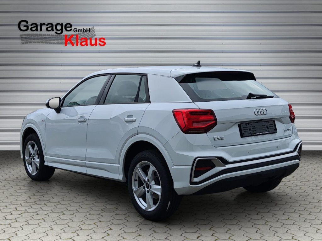 AUDI Q2 35 TFSI S line S-tronic, Petrol, Second hand / Used, Automatic - 4