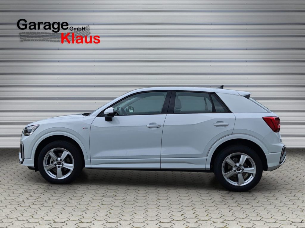 AUDI Q2 35 TFSI S line S-tronic, Petrol, Second hand / Used, Automatic - 3