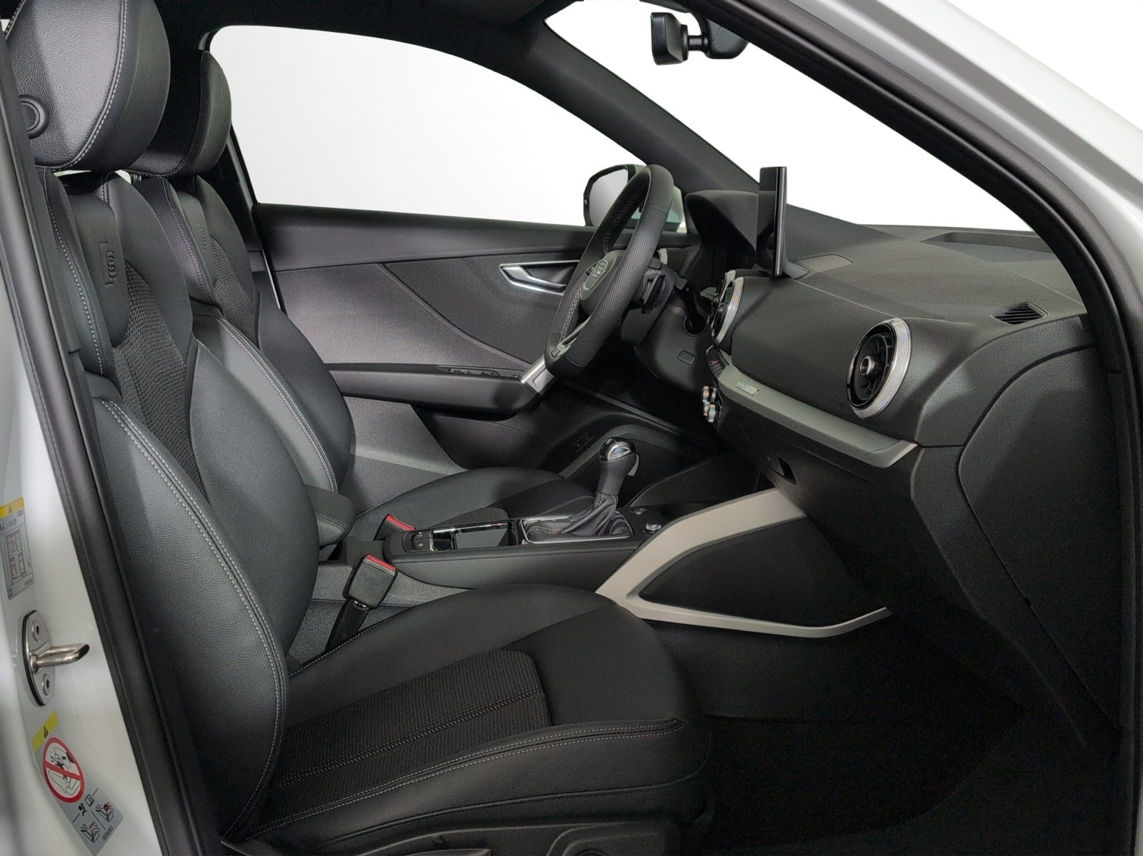 AUDI Q2 35 TFSI S line, Petrol, Ex-demonstrator, Automatic - 6