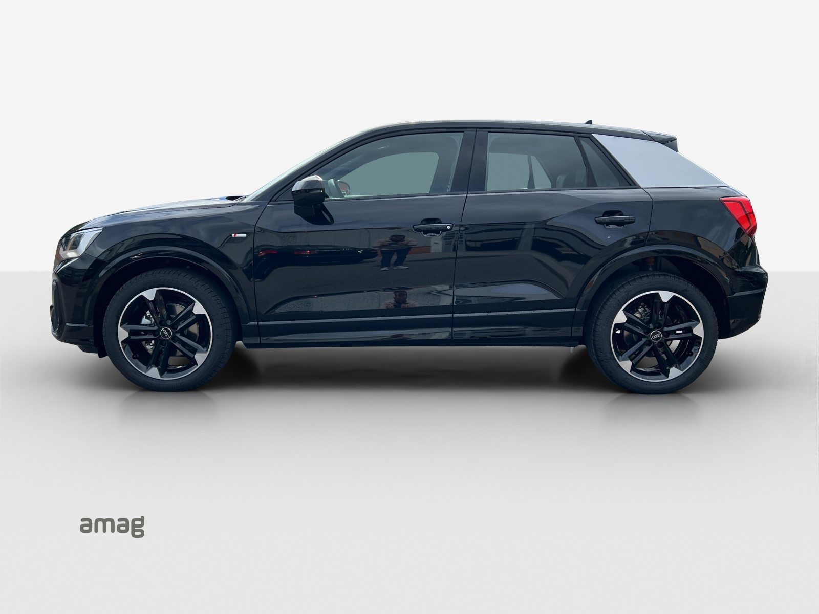 AUDI Q2 35 TFSI S line, Petrol, Ex-demonstrator, Automatic - 2