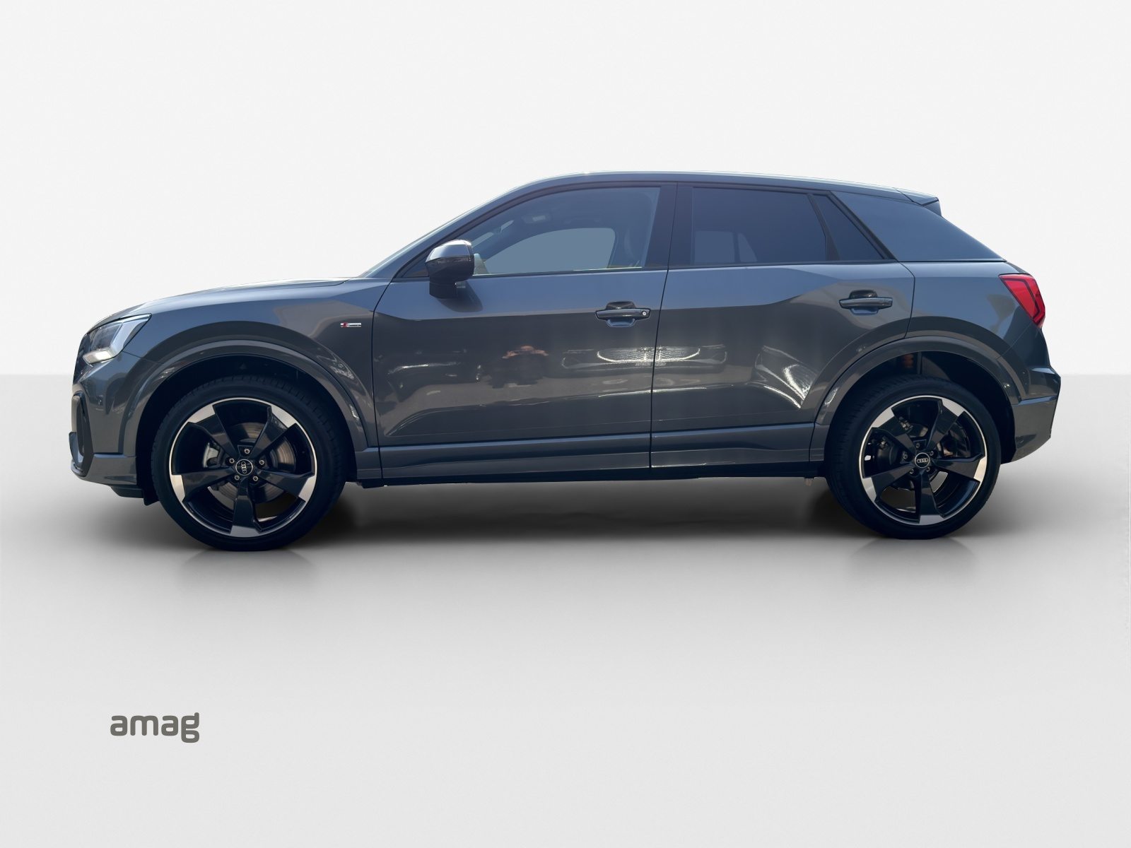 AUDI Q2 35 TFSI S line, Petrol, Automatic - 2