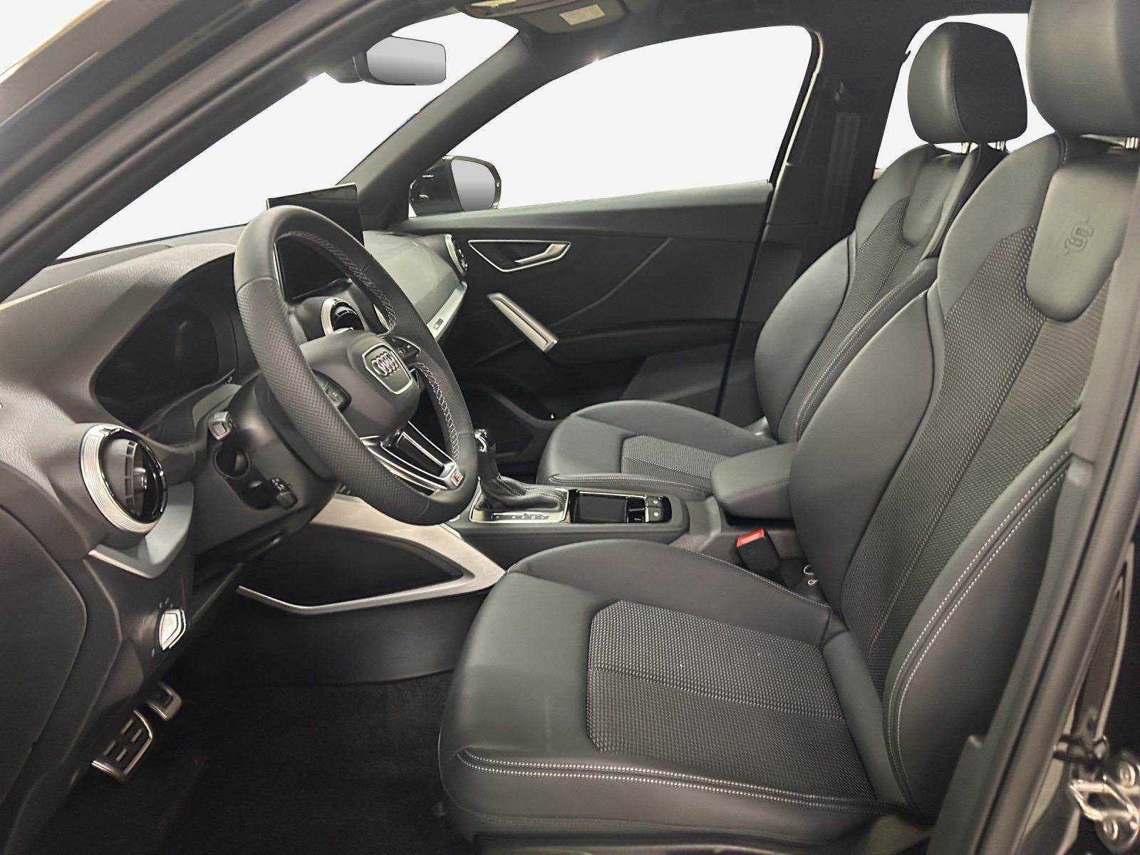 AUDI Q2 35 TFSI advanced, Petrol, Automatic - 7