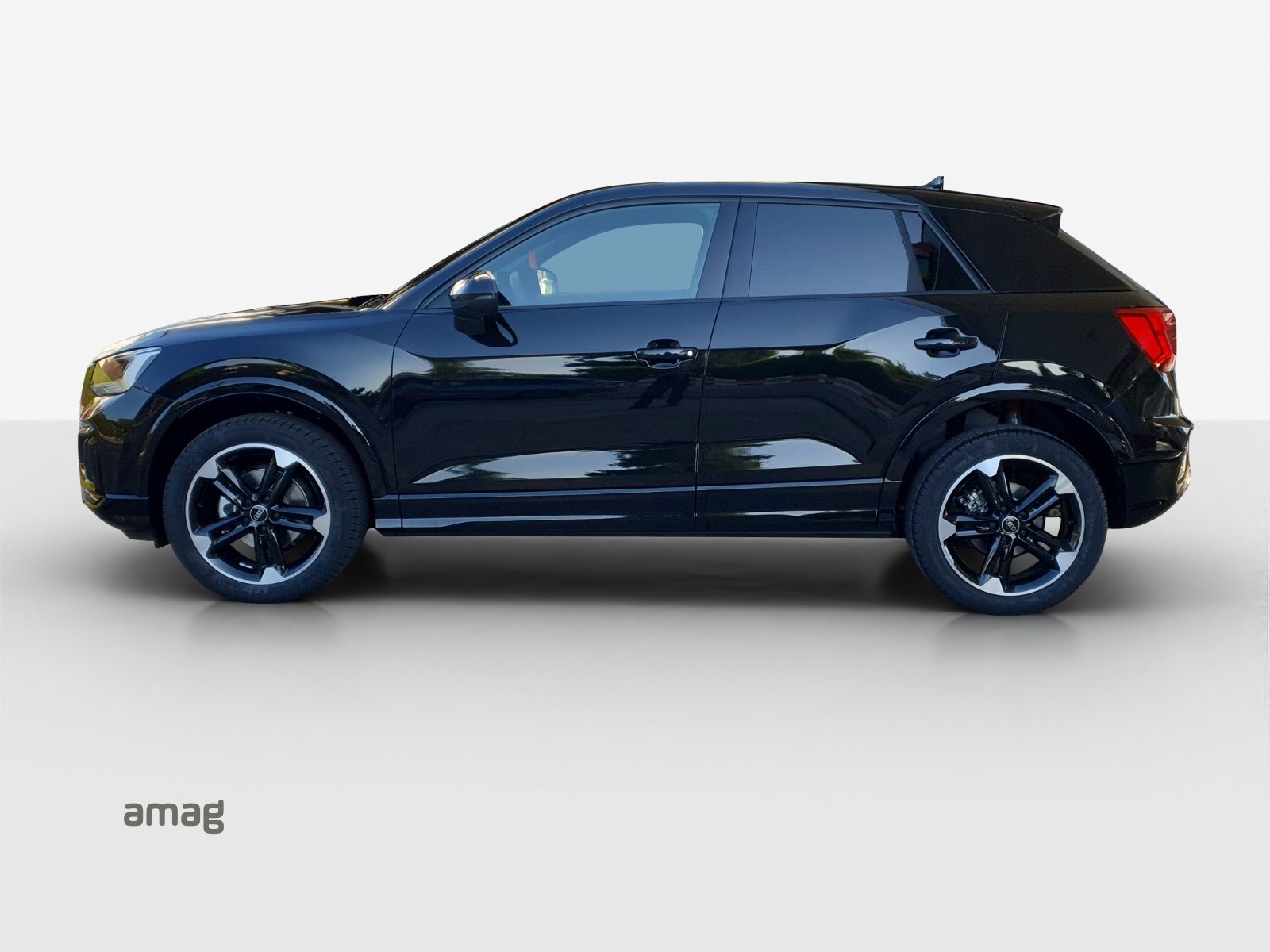 AUDI Q2 35 TFSI advanced, Benzin, Automatik - 2