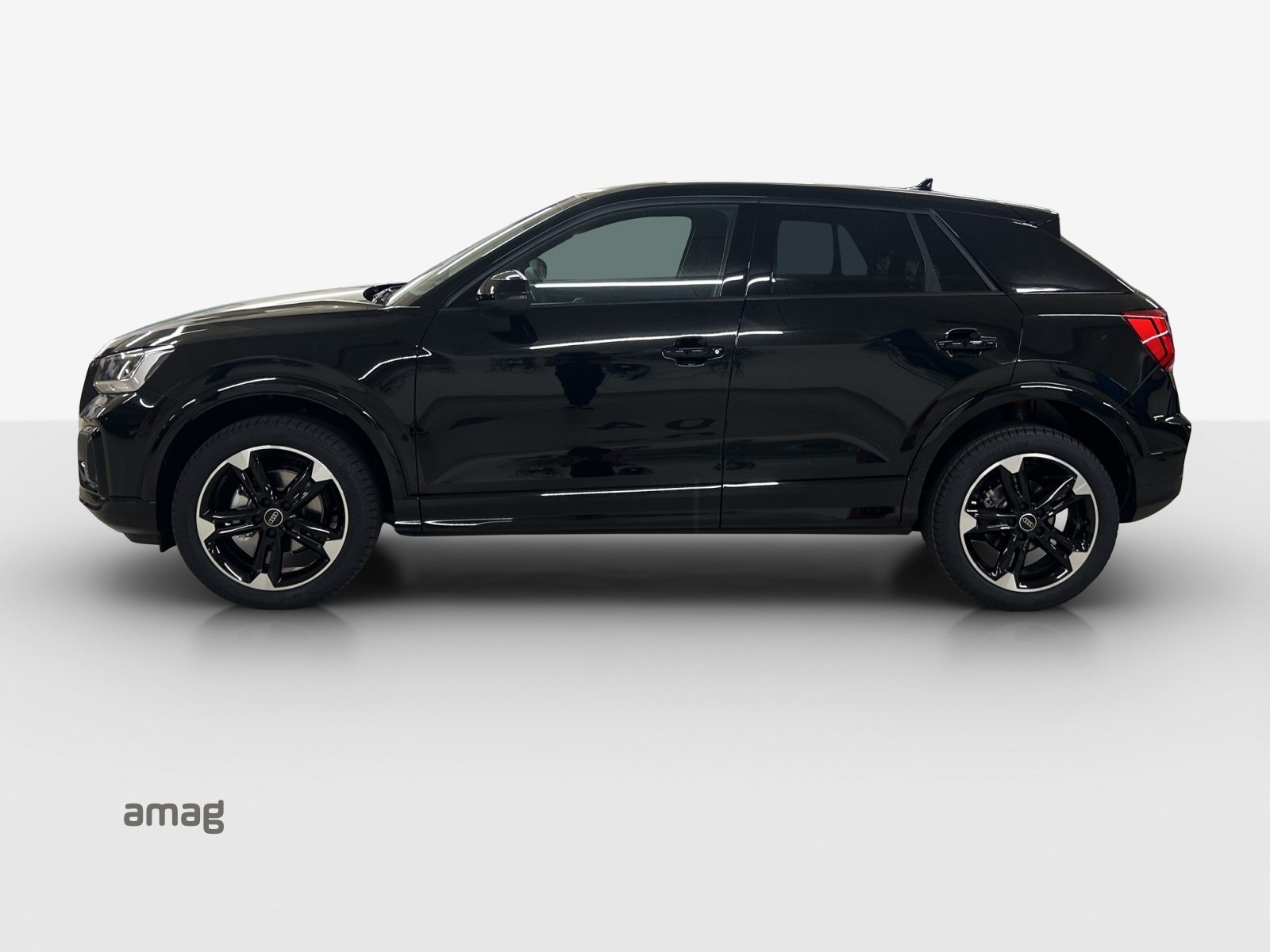 AUDI Q2 35 TFSI advanced, Petrol, Automatic - 2