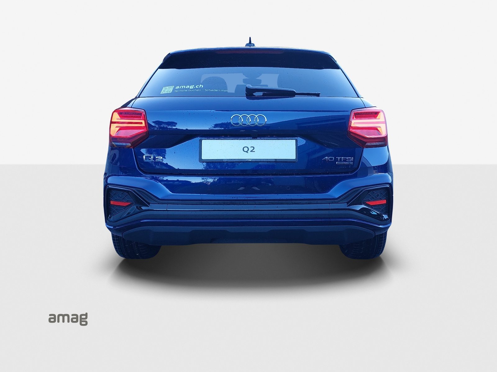 AUDI Q2 40 TFSI S line Attraction, Benzin, Occasion / Gebraucht, Automat - 7