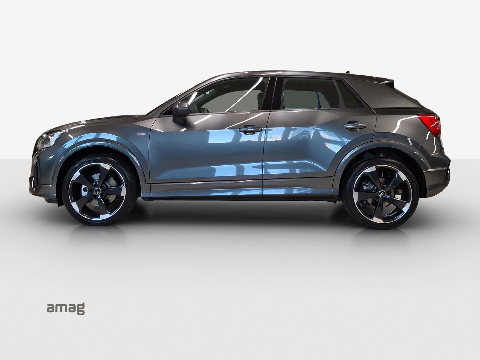 AUDI Q2 40 TFSI S line Attraction, Petrol, Second hand / Used, Automatic - 2