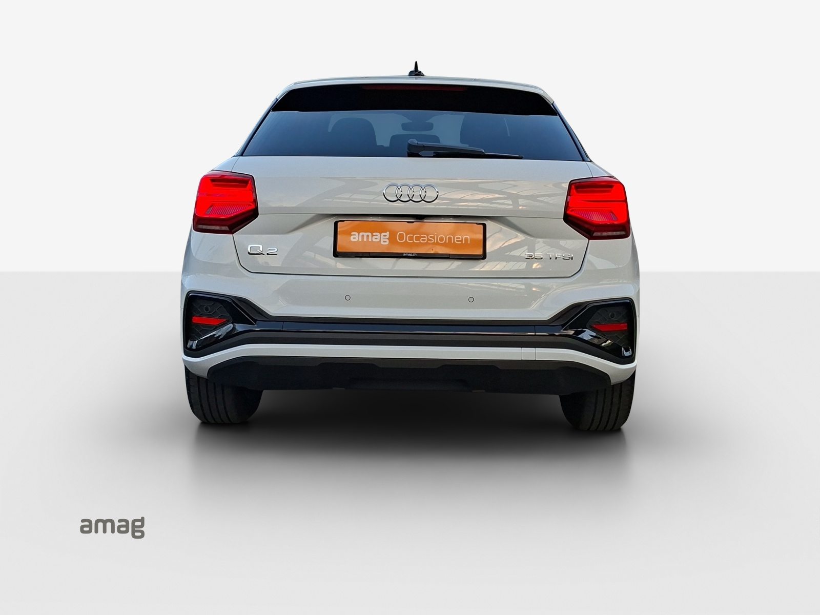 AUDI Q2 35 TFSI S line, Petrol, Second hand / Used, Automatic - 4