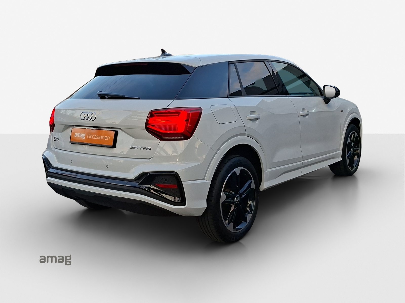 AUDI Q2 35 TFSI S line, Petrol, Second hand / Used, Automatic - 5