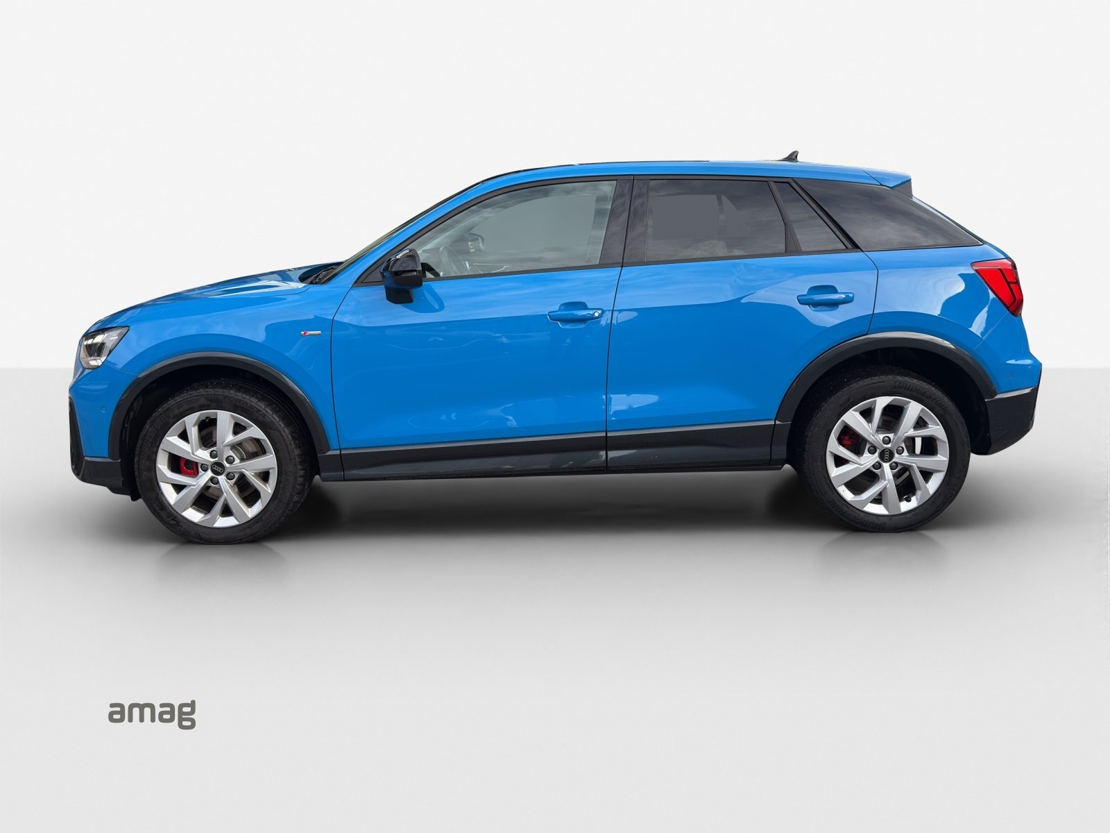 AUDI Q2 40 TFSI S line, Benzin, Occasion / Gebraucht, Automat - 2