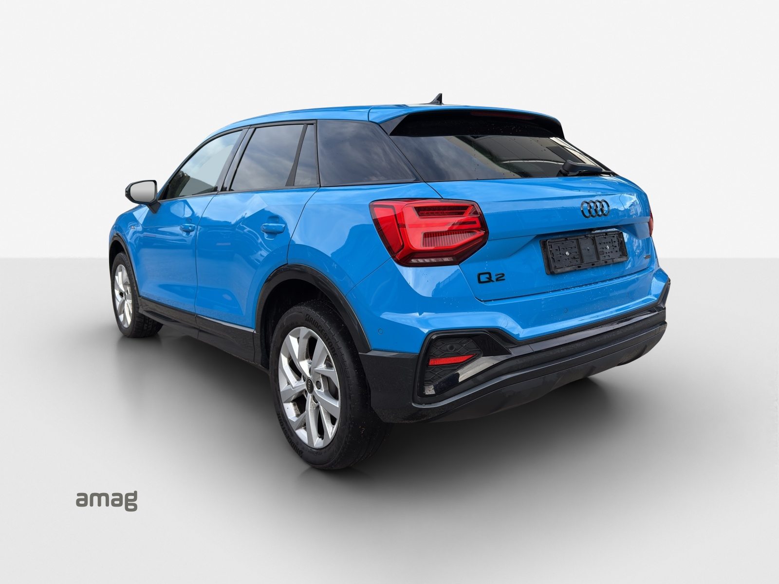 AUDI Q2 40 TFSI S line, Benzin, Occasion / Gebraucht, Automat - 3