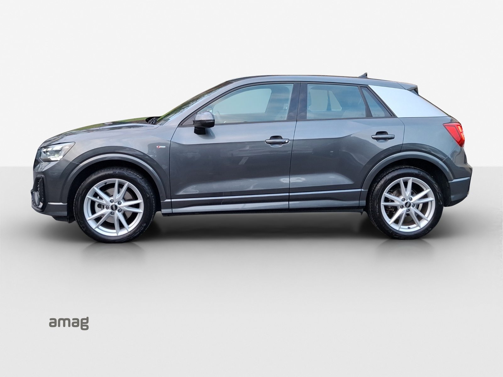 AUDI Q2 40 TFSI S line, Benzin, Occasion / Gebraucht, Automat - 2