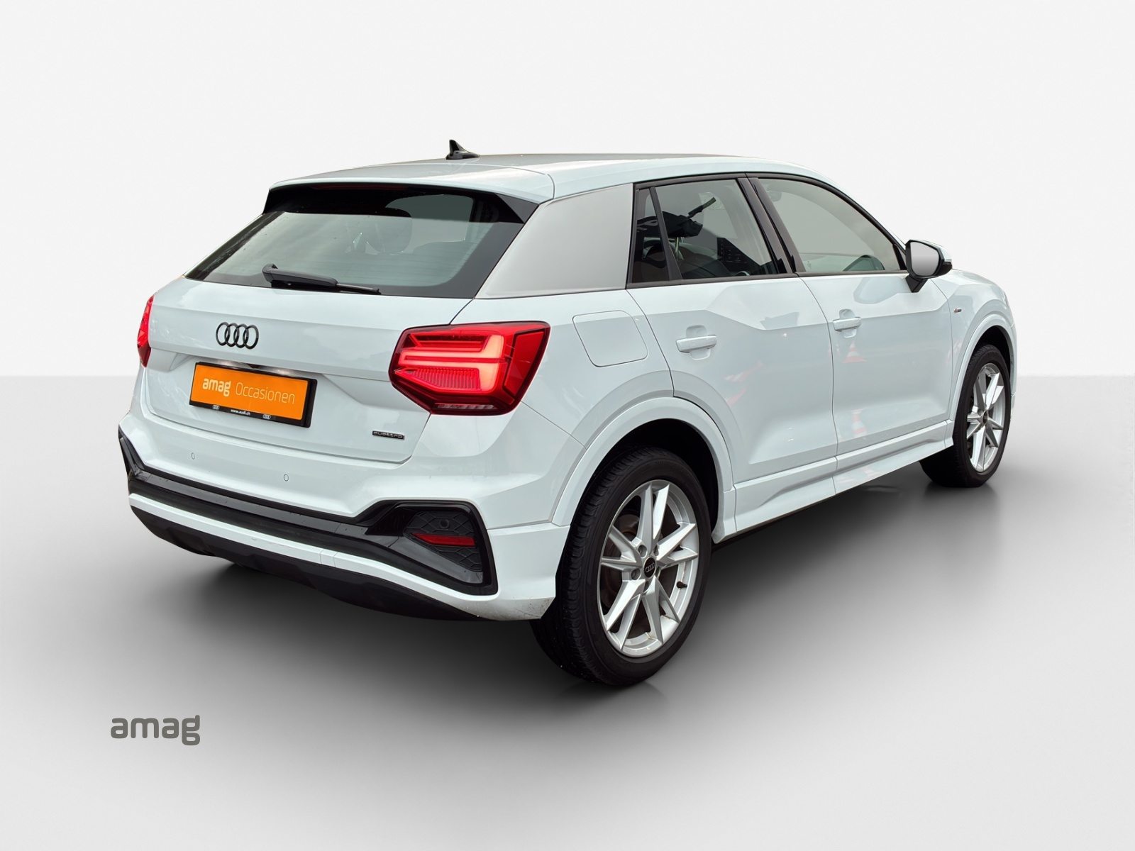 AUDI Q2 40 TFSI S line, Benzin, Occasion / Gebraucht, Automat - 5