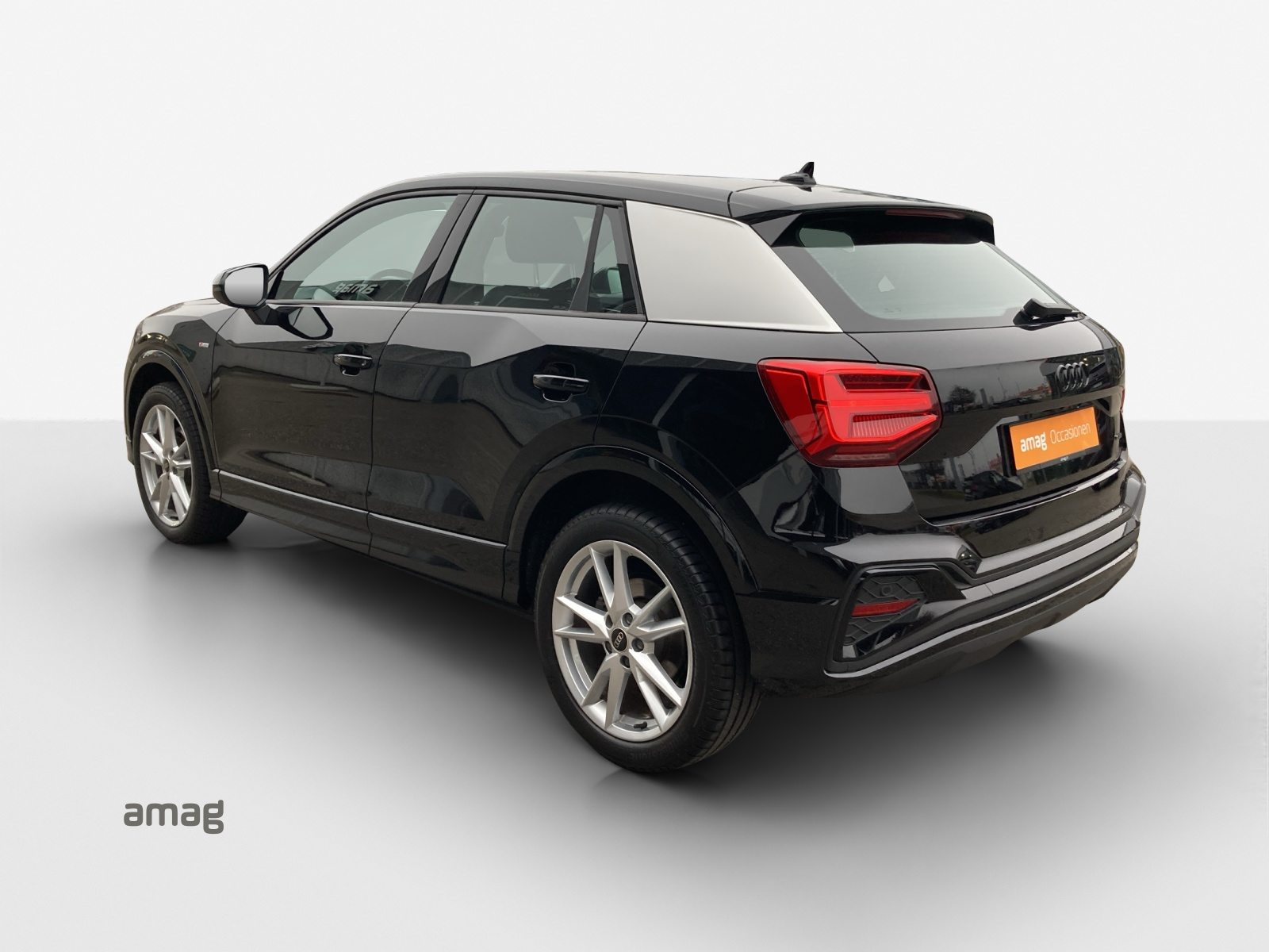 AUDI Q2 40 TFSI S line, Benzin, Occasion / Gebraucht, Automat - 3