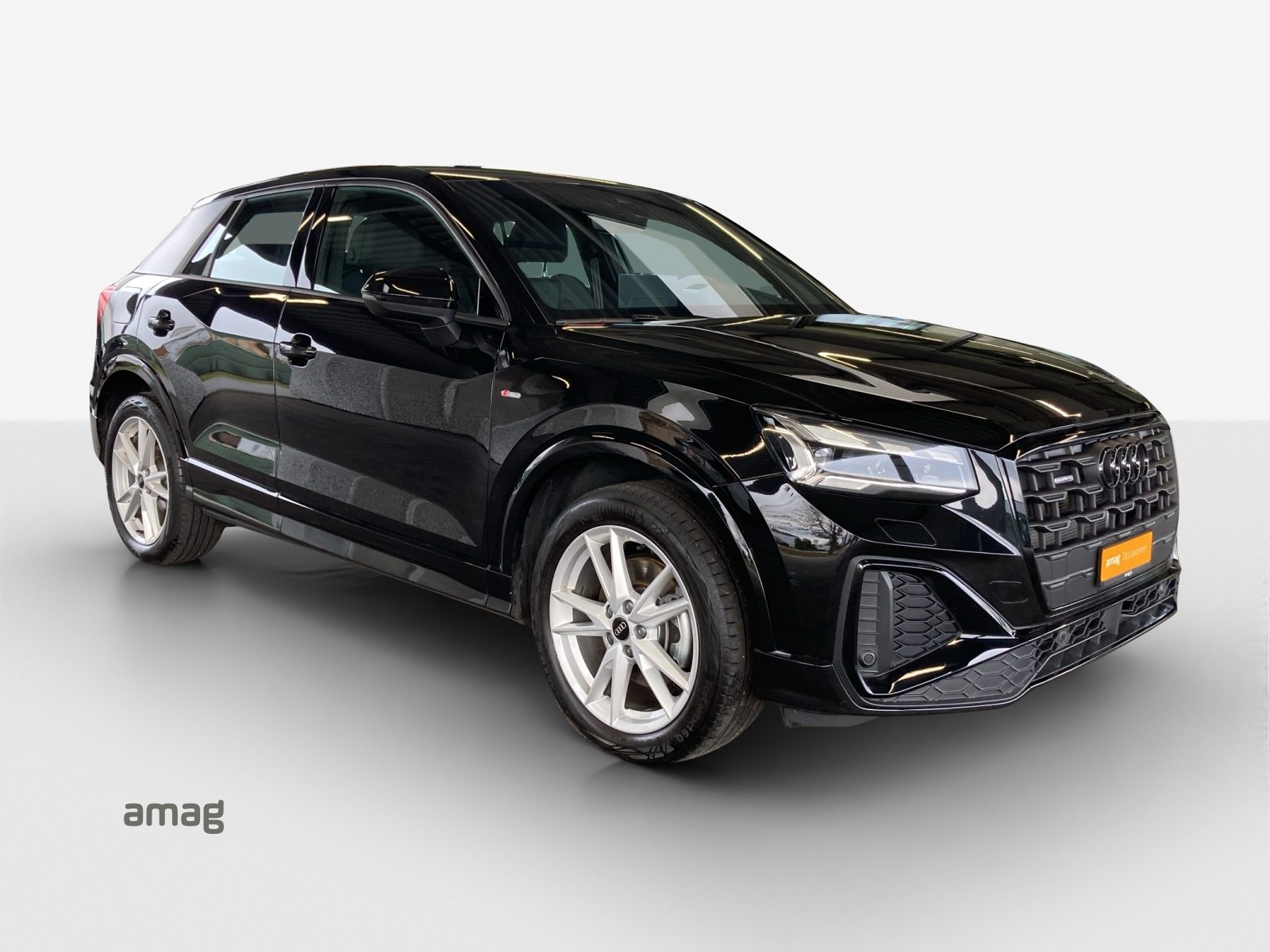 AUDI Q2 40 TFSI S line, Petrol, Second hand / Used, Automatic - 6