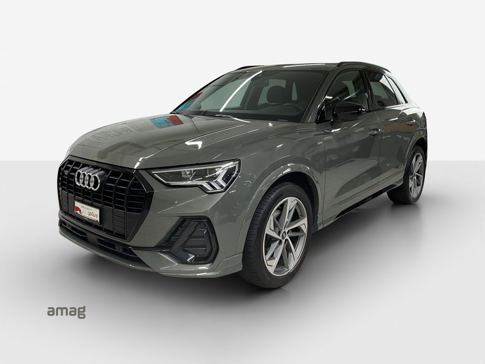 AUDI Q3 35 TDI S line Attraction