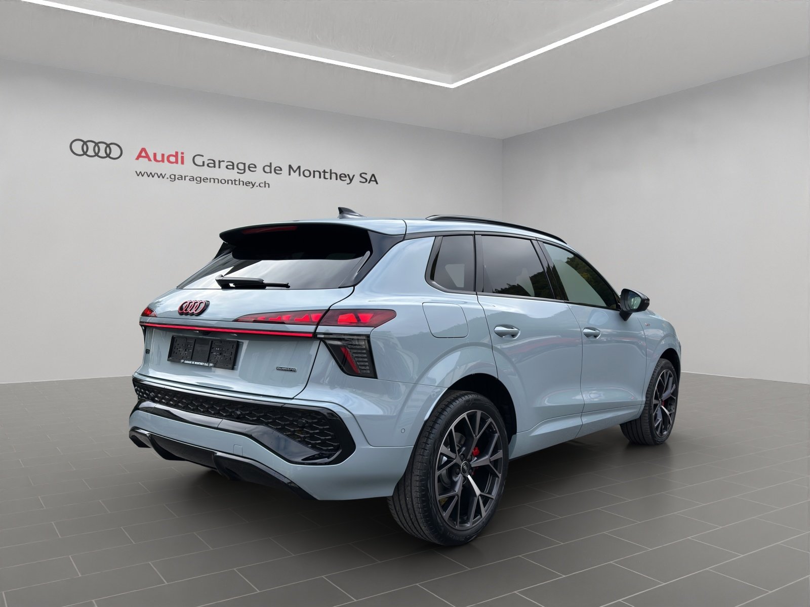 AUDI Q3 SUV TFSI quattro 195 kW S tronic, Benzin, Neuwagen, Automatik - 4