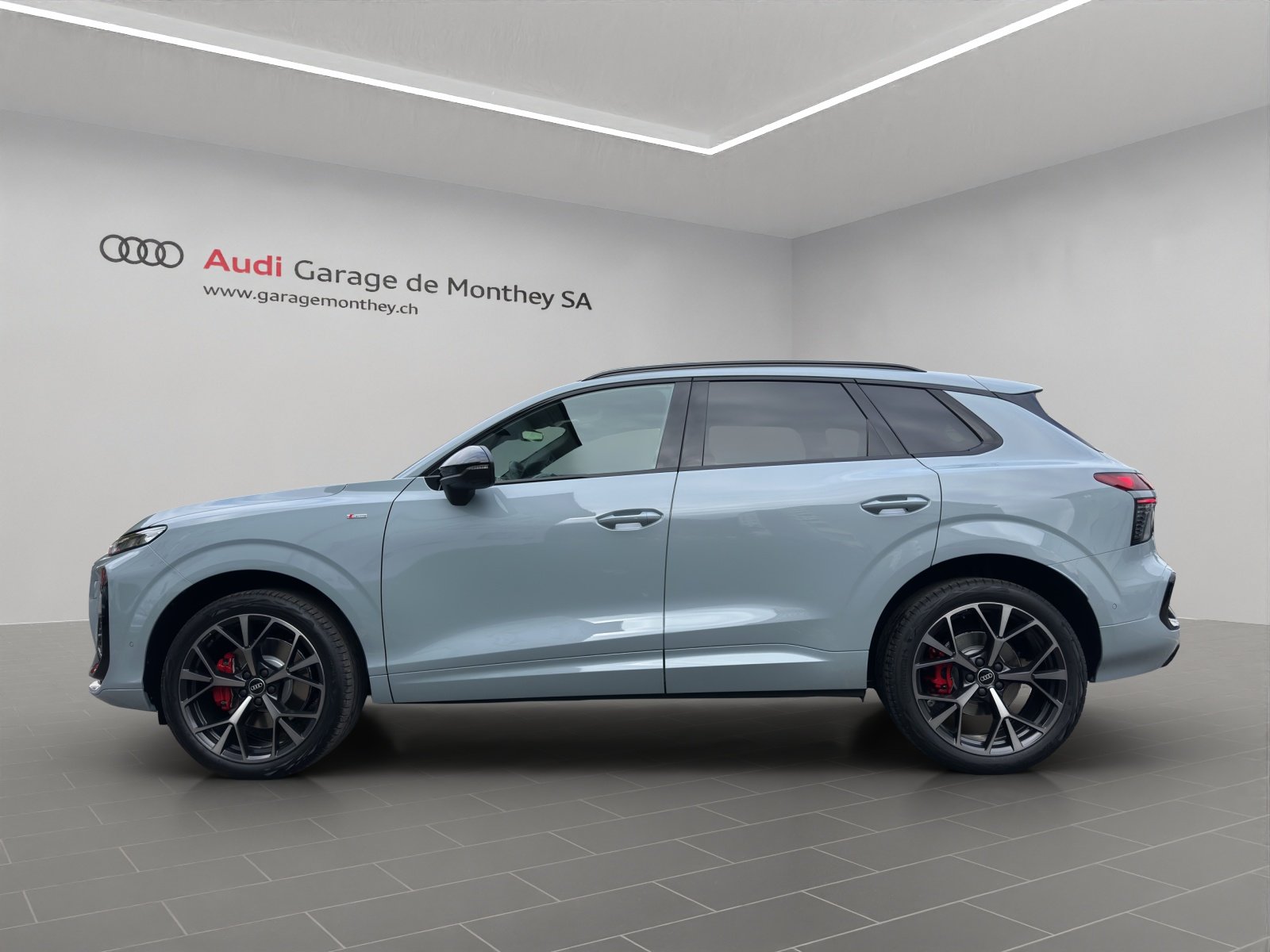 AUDI Q3 SUV TFSI quattro 195 kW S tronic, Benzin, Neuwagen, Automatik - 7