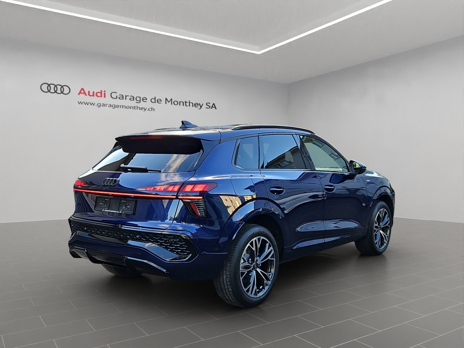 AUDI Q3 SUV 110 kW TFSI S tronic, Essence, Voiture nouvelle, Automatique - 4