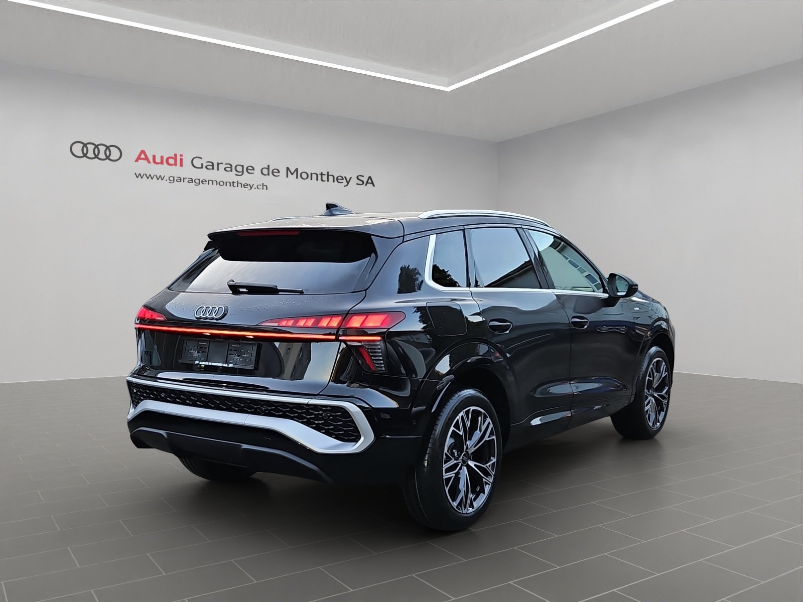 AUDI Q3 SUV 110 kW TFSI S tronic, Benzina, Auto nuove, Automatico - 4