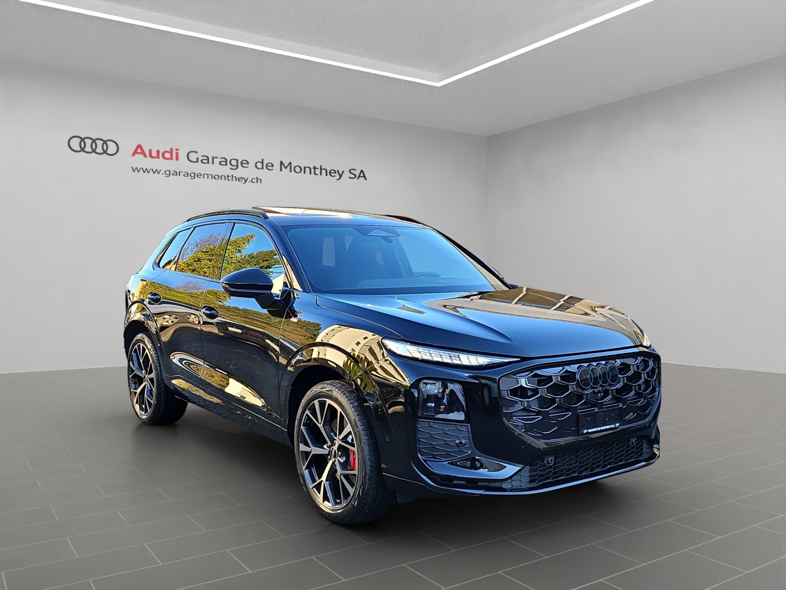 AUDI Q3 SUV TFSI quattro 195 kW S tronic, Petrol, New car, Automatic - 3