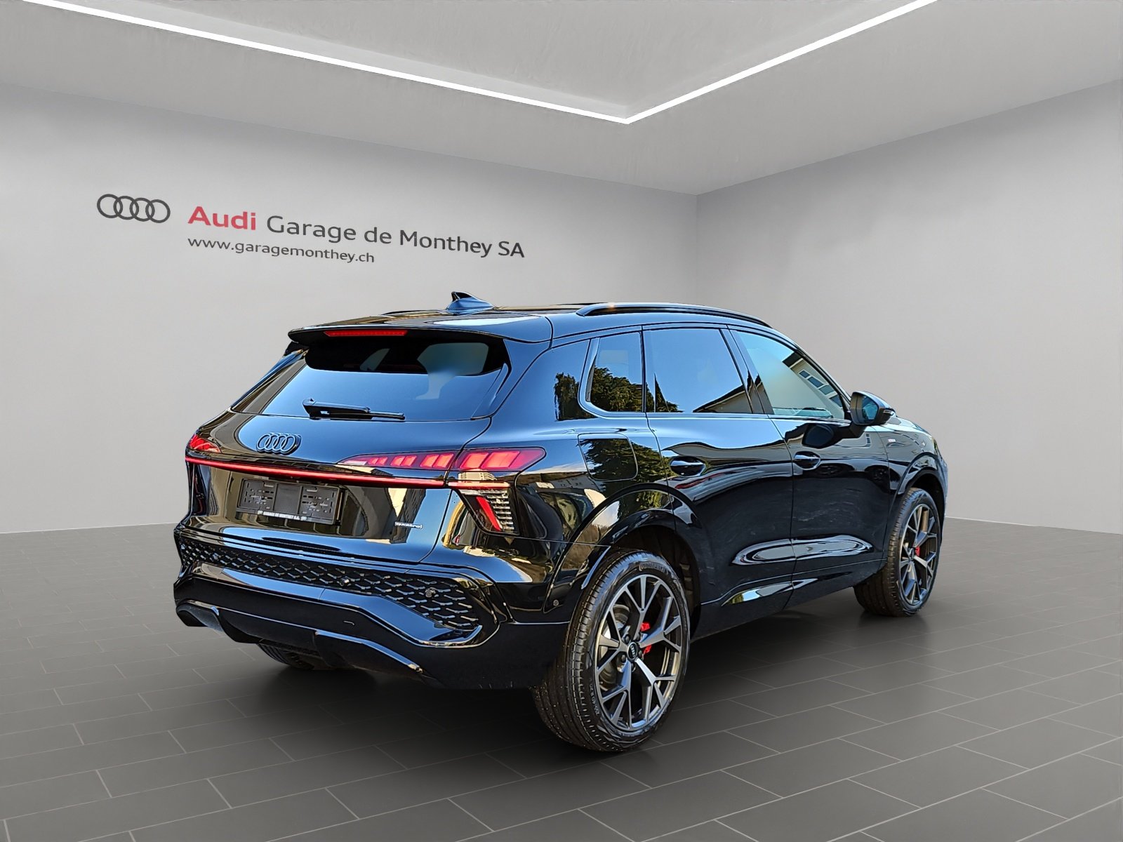 AUDI Q3 SUV TFSI quattro 195 kW S tronic, Petrol, New car, Automatic - 4