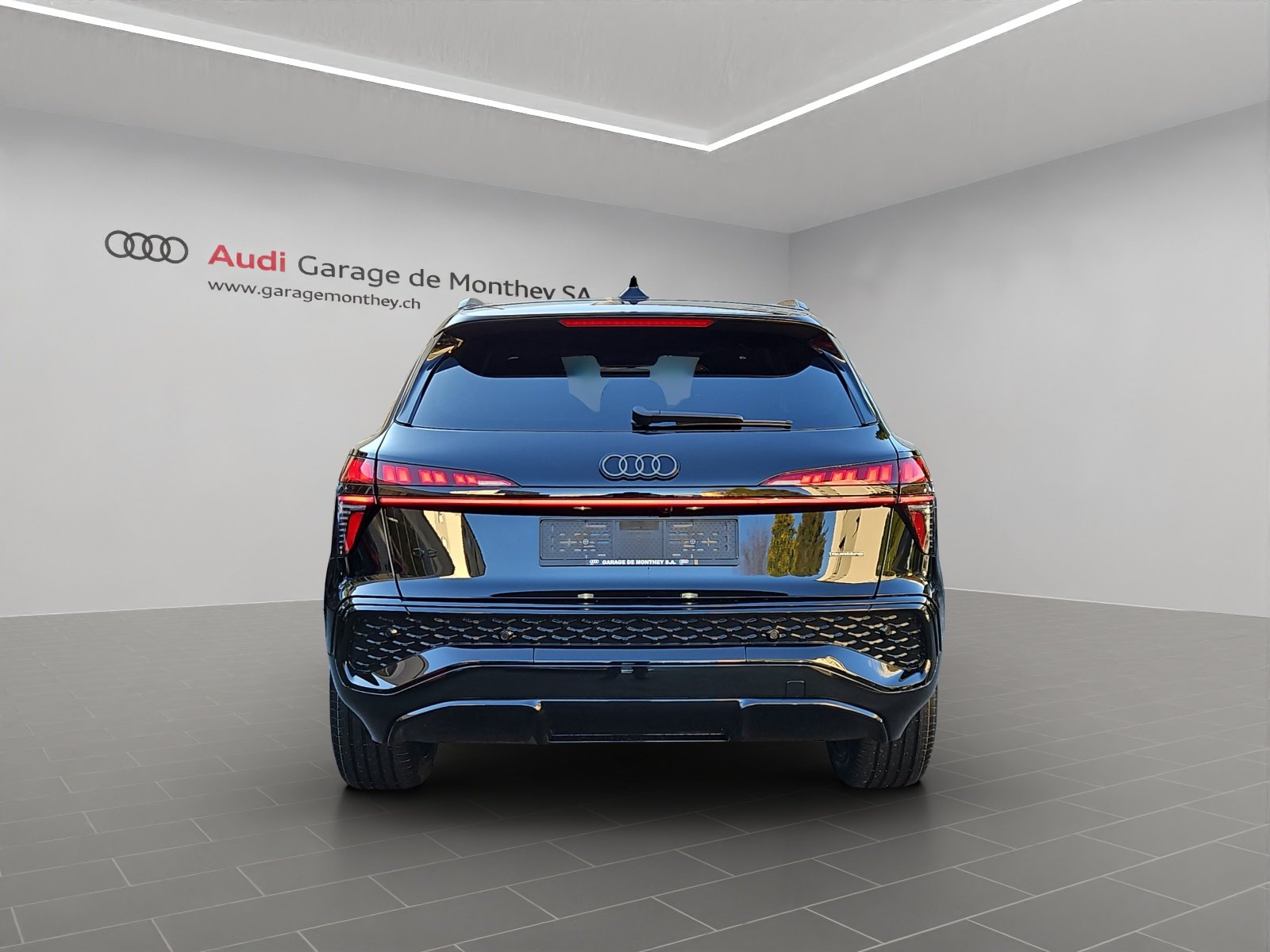 AUDI Q3 SUV TFSI quattro 195 kW S tronic, Petrol, New car, Automatic - 5