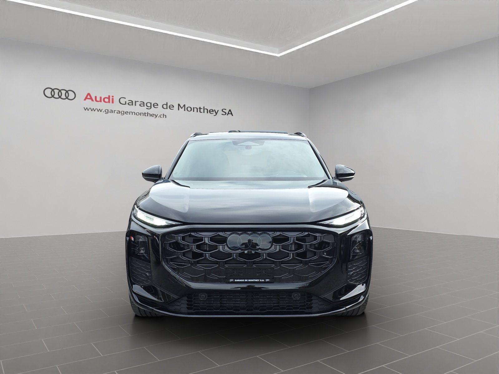 AUDI Q3 SUV TFSI quattro 195 kW S tronic, Petrol, New car, Automatic - 2