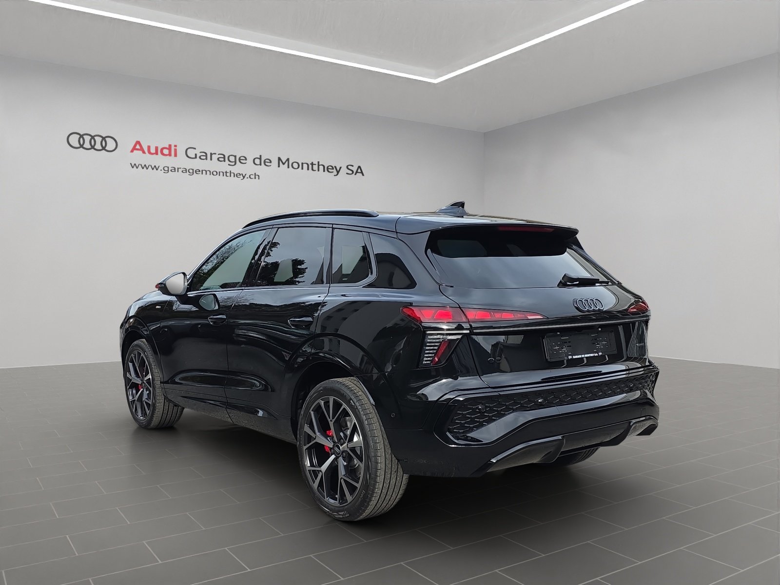 AUDI Q3 SUV TFSI quattro 195 kW S tronic, Petrol, New car, Automatic - 5