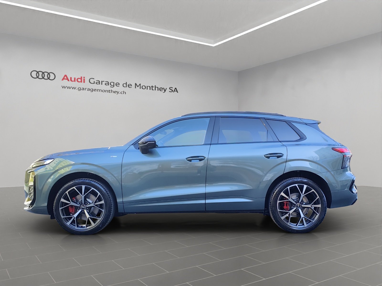 AUDI Q3 SUV TFSI quattro 195 kW S tronic, Petrol, New car, Automatic - 2