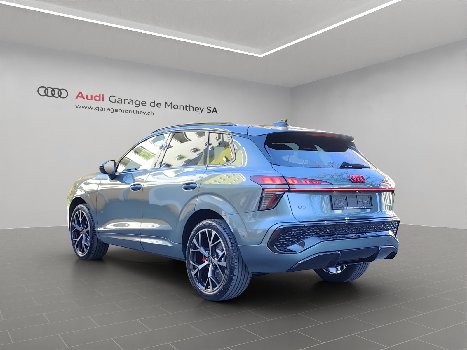 AUDI Q3 SUV TFSI quattro 195 kW S tronic, Petrol, New car, Automatic - 3