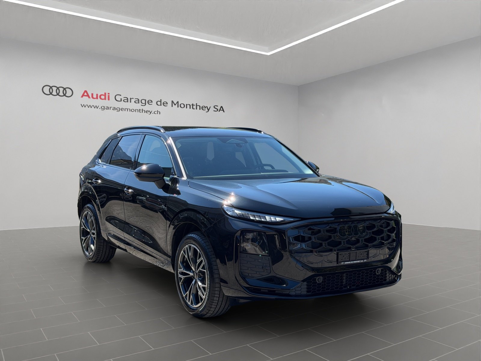 AUDI Q3 SUV TFSI quattro 150 kW S tronic, Benzina, Auto nuove, Automatico - 2